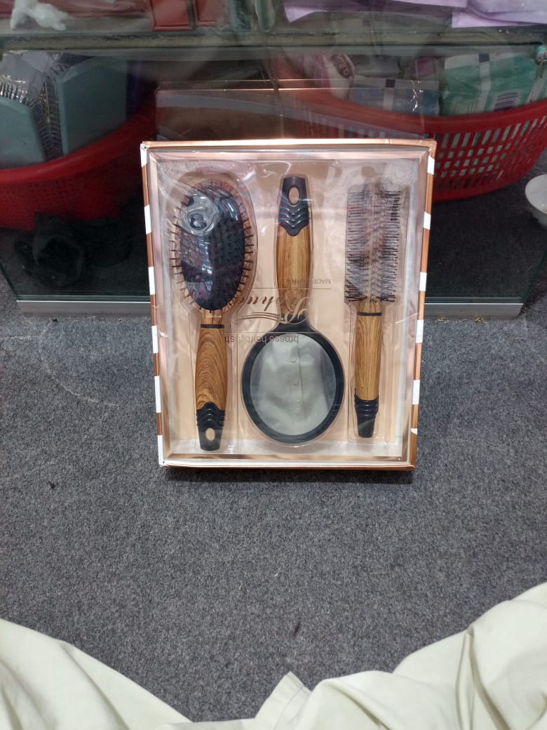 3‑Piece Hairbrush & Mirror Set | Elegant Wood Finish | Grooming & Styling Essentials